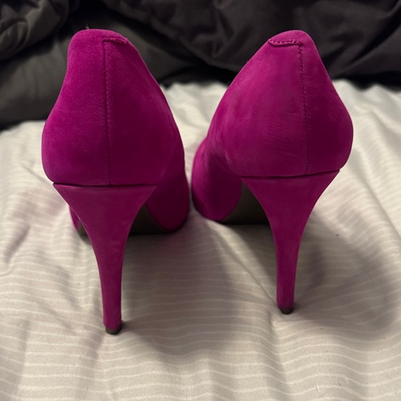 Jessica Simpson Fuchsia Heels - Picture 5 of 6